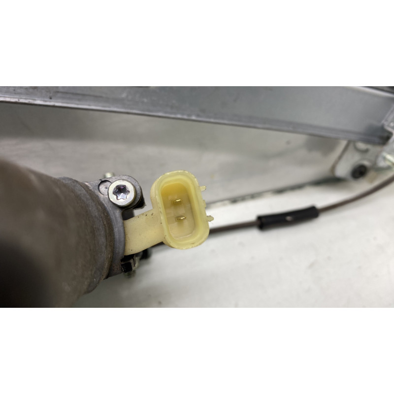 Leve vitre electrique avant gauche KIA RIO 2 Photo n°4