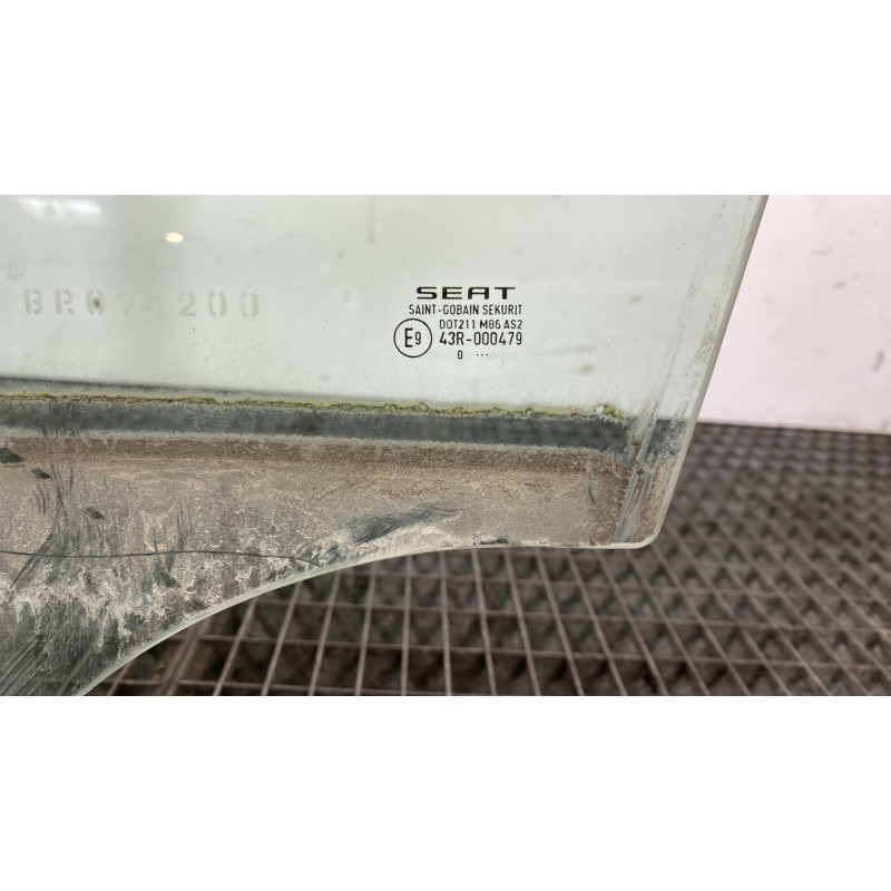 Vitre avant gauche SEAT IBIZA 4 Photo n°4