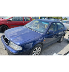 Feu arriere stop central SKODA OCTAVIA 1