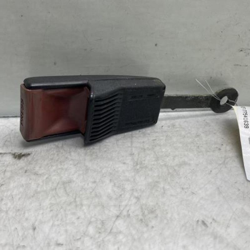 Attache ceinture avant gauche MERCEDES CLASSE C 202 Photo n°4