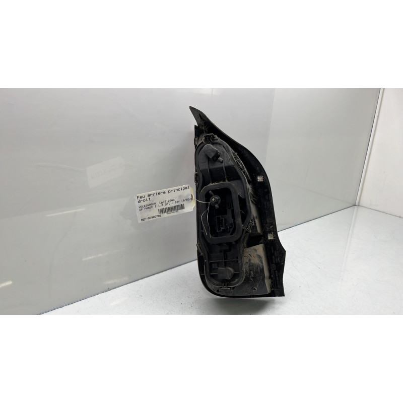 Feu arriere principal droit (feux) VOLKSWAGEN UP Photo n°3