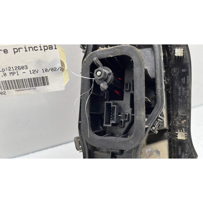 Feu arriere principal droit (feux) VOLKSWAGEN UP Photo n°4