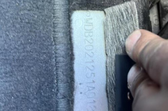 Attache ceinture avant gauche MERCEDES CLASSE C 202