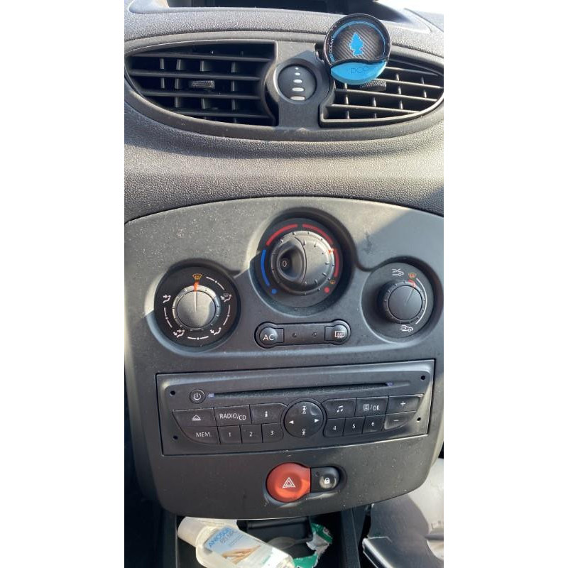 Poignee interieur avant droit RENAULT CLIO 3 Photo n°8