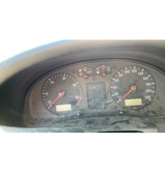 Optique avant principal gauche (feux)(phare) VOLKSWAGEN PASSAT 4