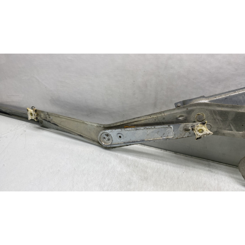 Leve vitre electrique avant droit PEUGEOT 406 Photo n°3