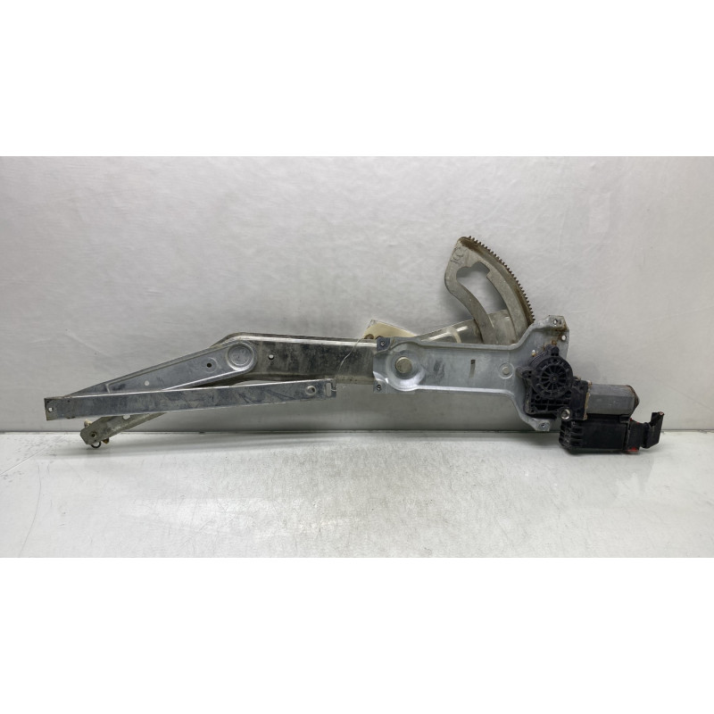 Leve vitre electrique avant droit PEUGEOT 406 Photo n°6