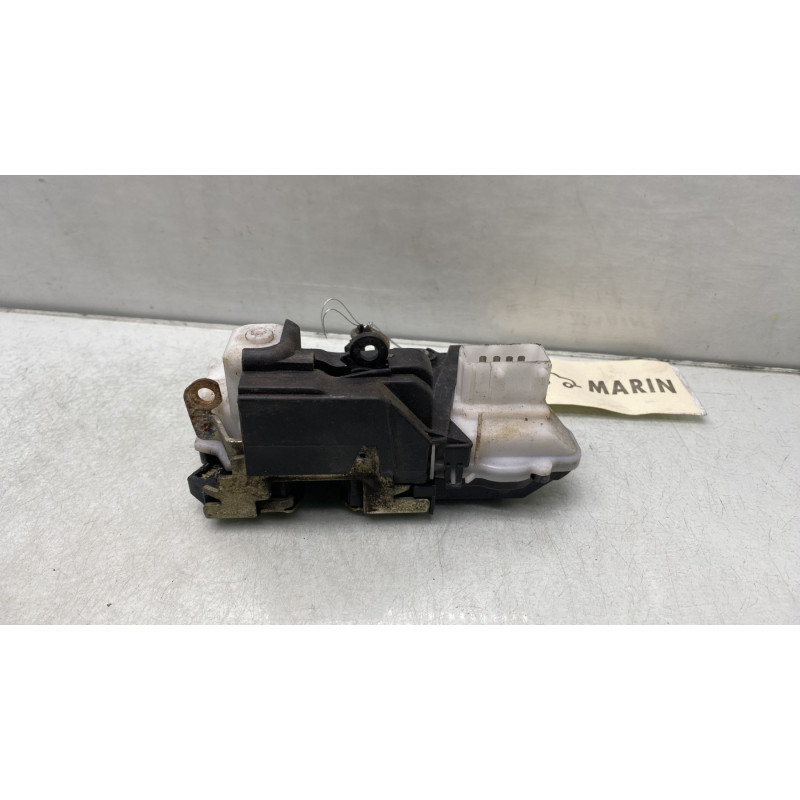 Serrure avant droit PEUGEOT 406 Photo n°4