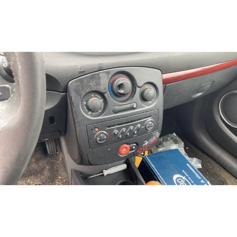 Boitier UCH RENAULT CLIO 3 Photo n°4
