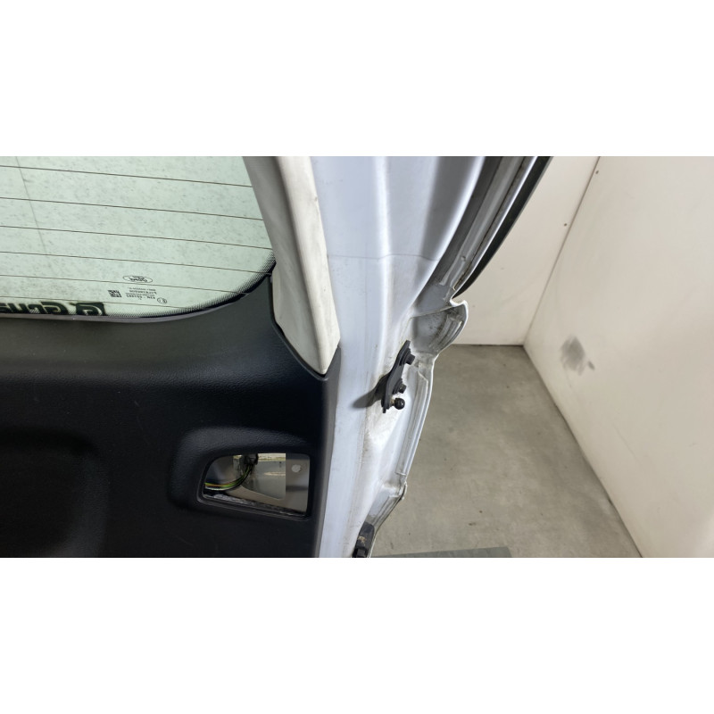 Malle/Hayon arriere FORD FOCUS 3 Photo n°8