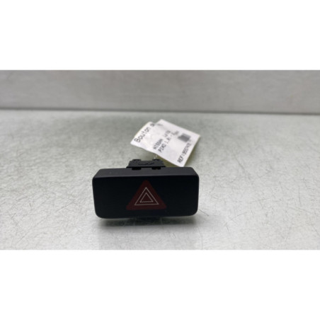Bouton de warning NISSAN PIXO Photo n°1