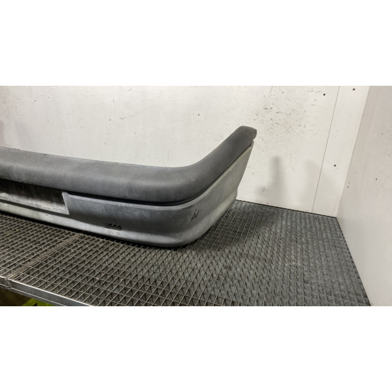 Pare choc arriere RENAULT R19 Photo n°3