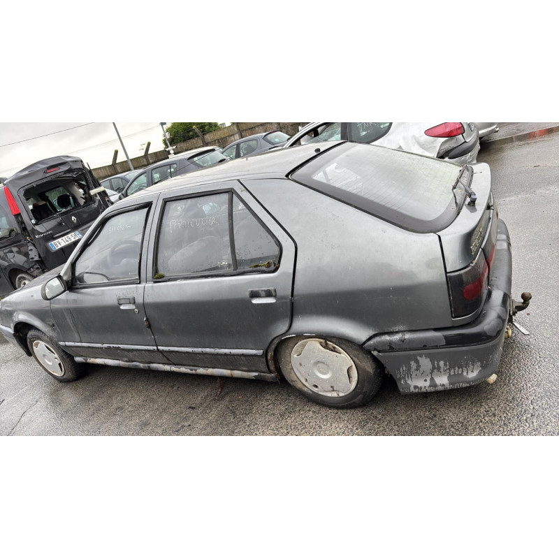 Pare choc arriere RENAULT R19 Photo n°20