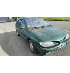 Pare choc arriere RENAULT MEGANE 1