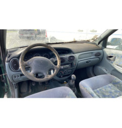 Pare choc arriere RENAULT MEGANE 1