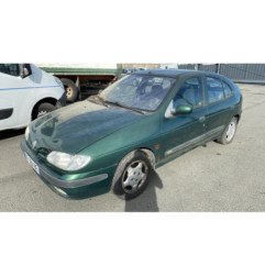 Pare choc arriere RENAULT MEGANE 1