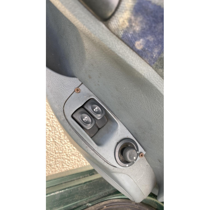 Pare choc arriere RENAULT MEGANE 1 Photo n°18
