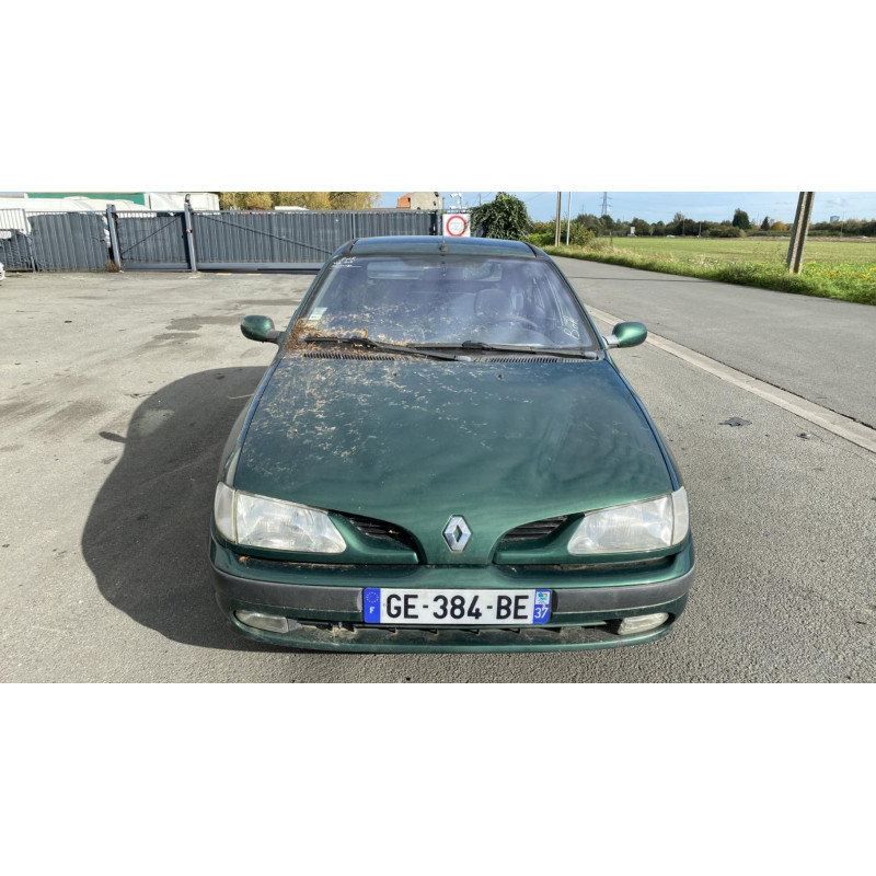 Pare choc arriere RENAULT MEGANE 1 Photo n°20