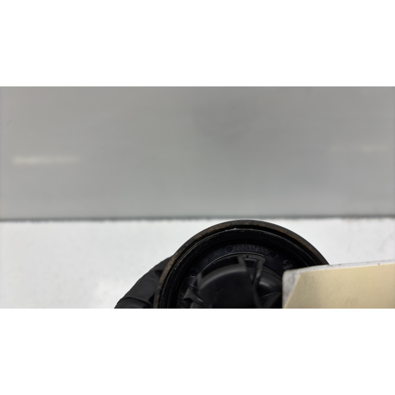 Bouchon de carburant PEUGEOT 208 2 Photo n°4