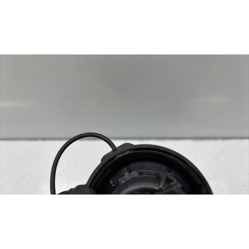 Bouchon de carburant PEUGEOT 208 2 Photo n°5