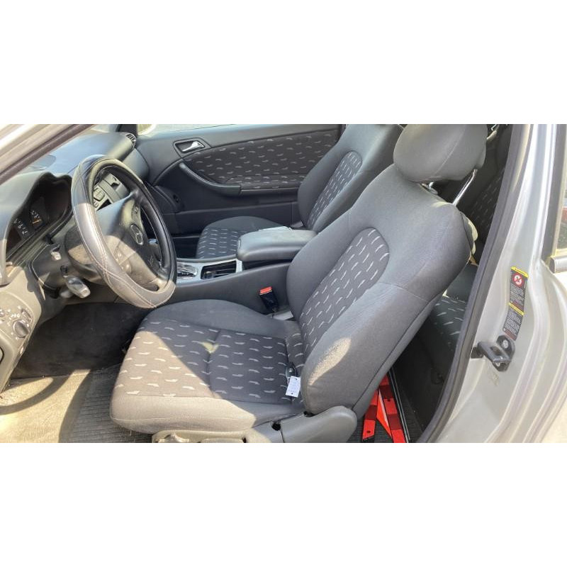 Vitre avant droit MERCEDES CLASSE C 203 COUPE SPORT Photo n°18