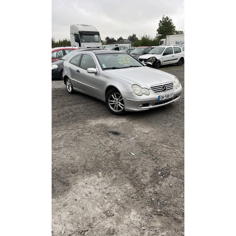 Arret de porte avant droit MERCEDES CLASSE C 203 COUPE SPORT Photo n°17
