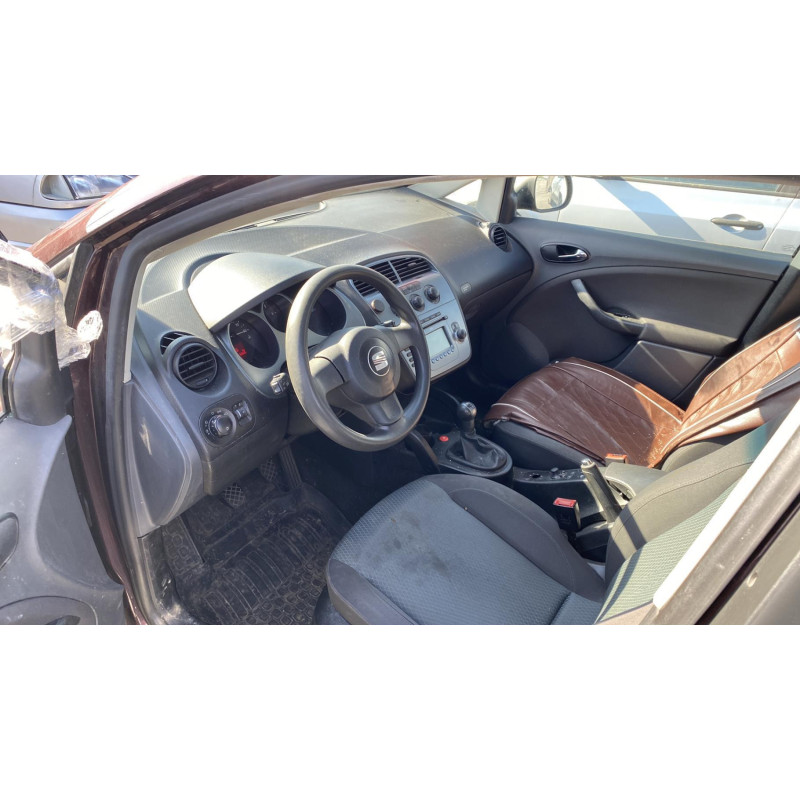 Verin de coffre SEAT ALTEA Photo n°9