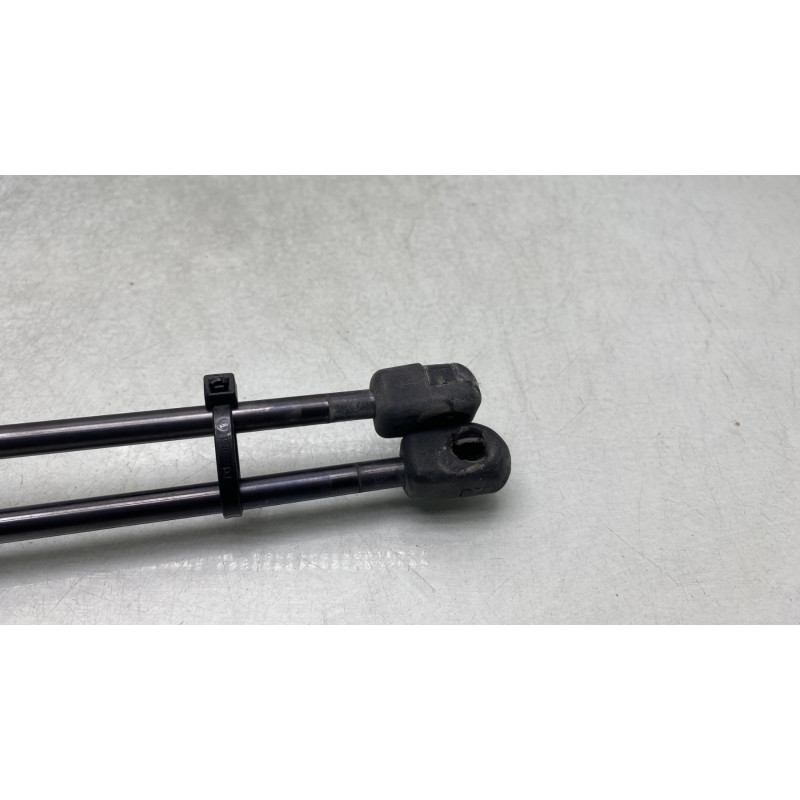 Verin de coffre SUZUKI SWIFT 3 Photo n°4