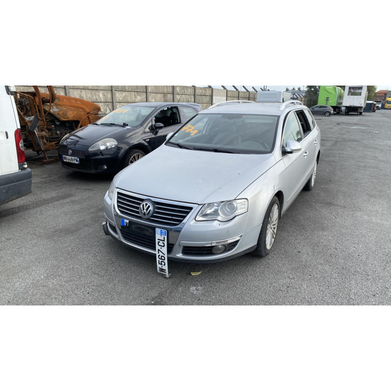 Feu arriere secondaire droit (feux) VOLKSWAGEN PASSAT 5 Photo n°14