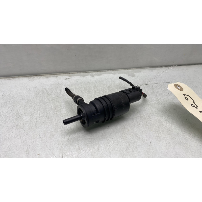 Pompe lave glace arriere BMW SERIE 5 F11 Photo n°1