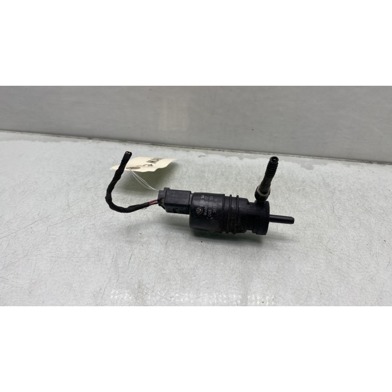 Pompe lave glace arriere BMW SERIE 5 F11 Photo n°2