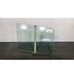 Vitre arriere droit PEUGEOT 406 Photo n°1