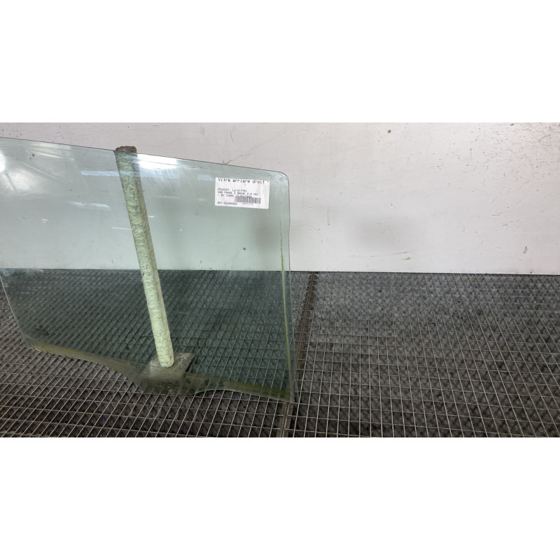 Vitre arriere droit PEUGEOT 406 Photo n°4