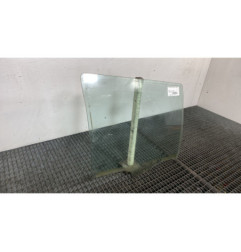 Vitre arriere droit PEUGEOT 406