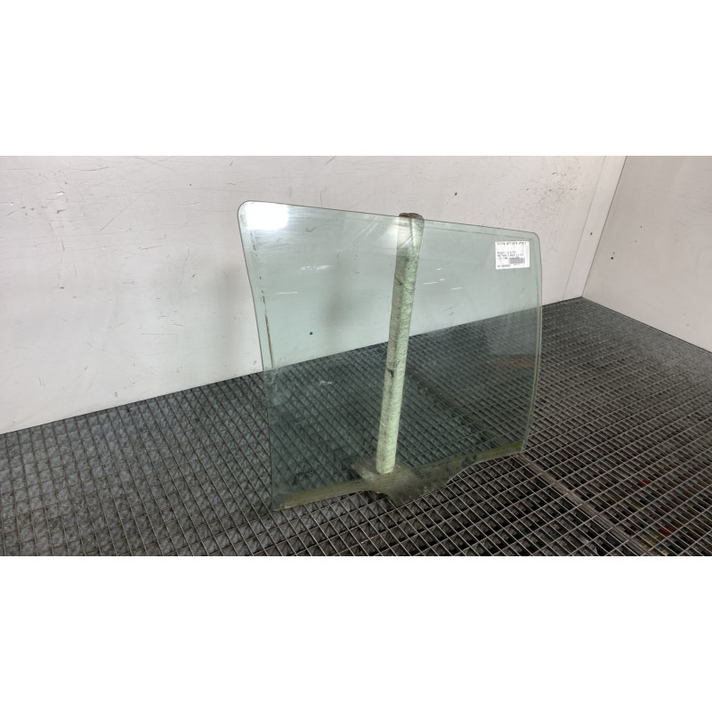 Vitre arriere droit PEUGEOT 406 Photo n°5
