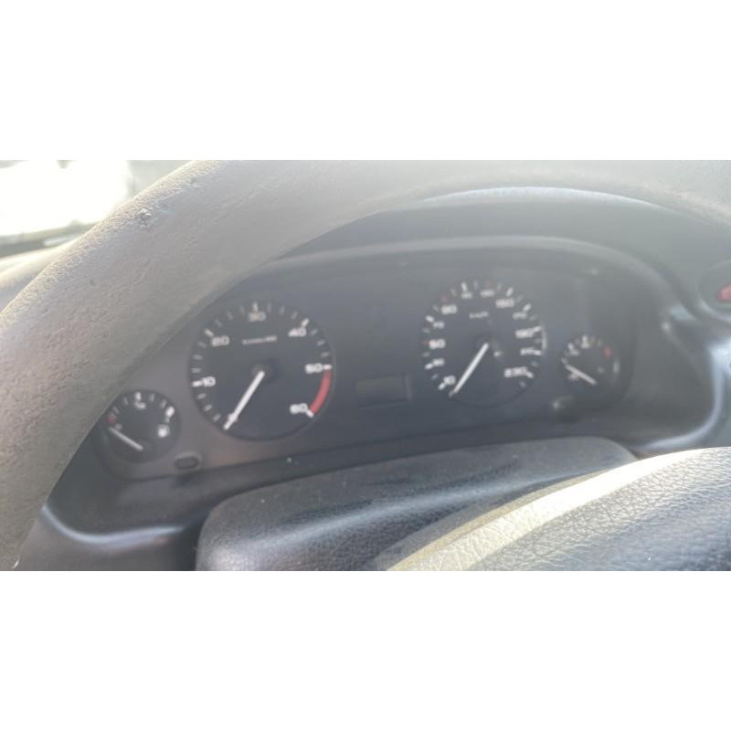 Vitre arriere droit PEUGEOT 406 Photo n°7