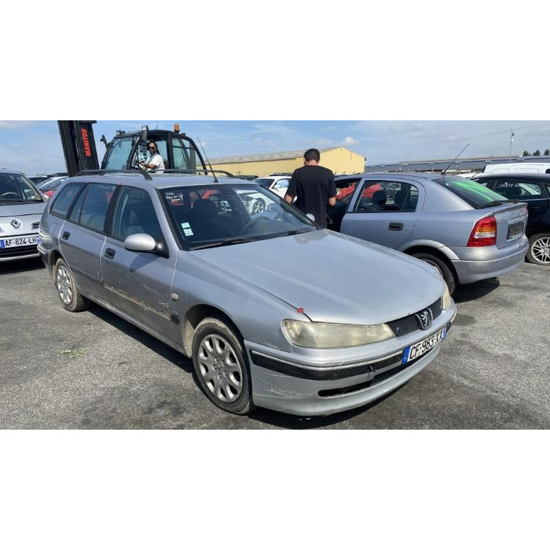 Vitre arriere droit PEUGEOT 406 Photo n°8