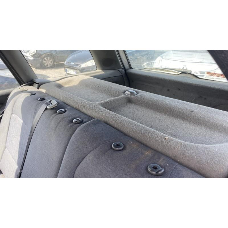 Vitre arriere droit PEUGEOT 406 Photo n°9