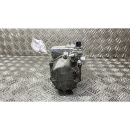 Compresseur clim TOYOTA YARIS 3 Photo n°1