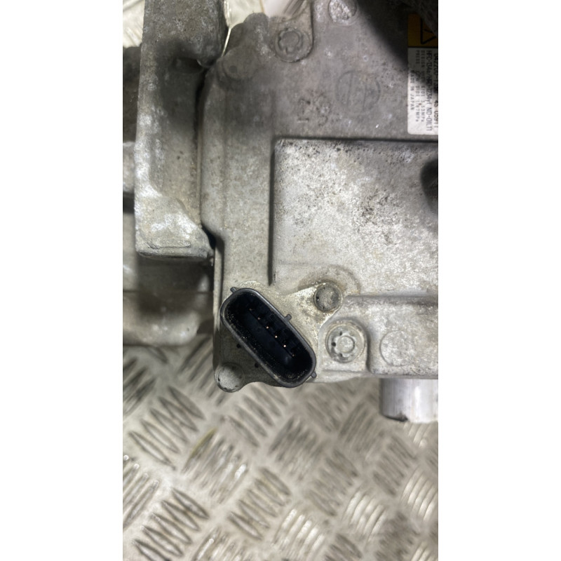 Compresseur clim TOYOTA YARIS 3 Photo n°4
