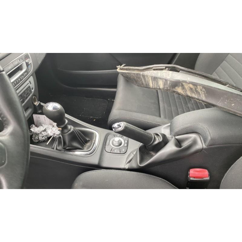 Vitre arriere gauche RENAULT MEGANE 3 Photo n°17