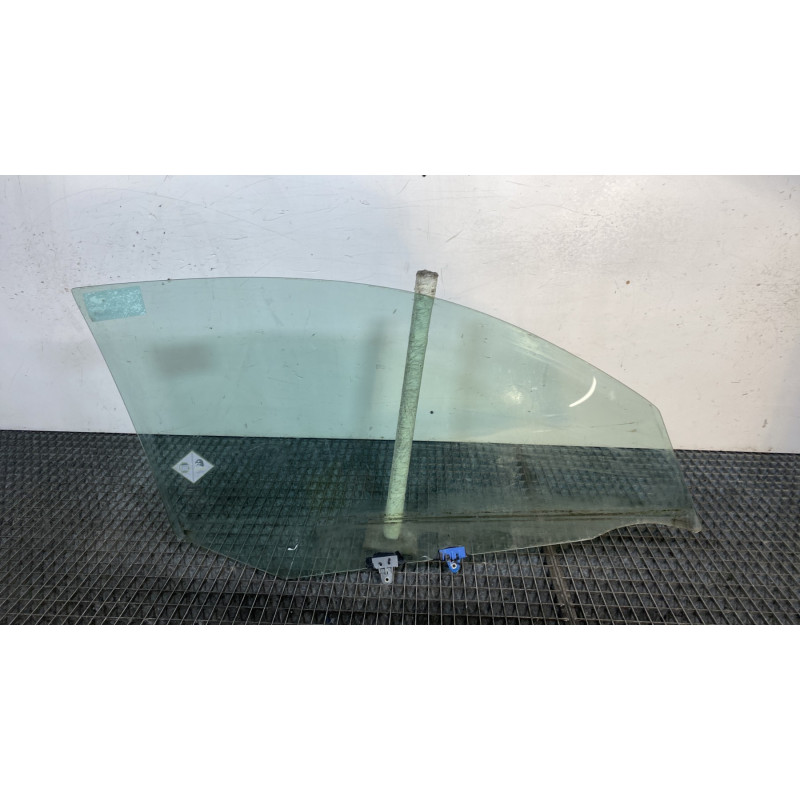 Vitre avant gauche NISSAN ALMERA 2 Photo n°6