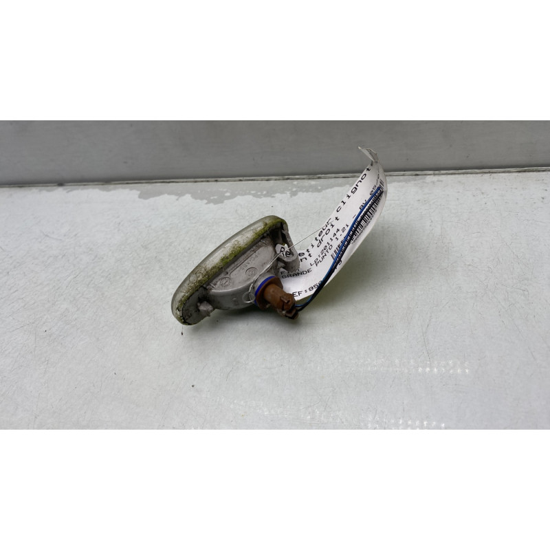 Repetiteur clignotant avant droit  (Feux) FIAT GRANDE PUNTO Photo n°2