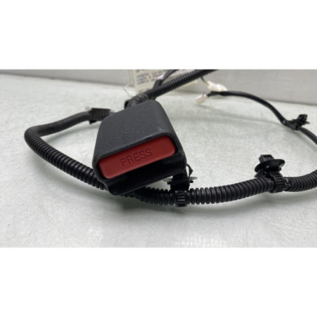 Attache ceinture avant droit TOYOTA YARIS 3