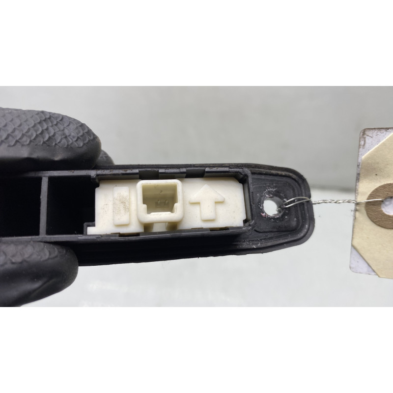 Bouton de coffre TOYOTA YARIS 3 Photo n°3