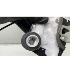 Serrure avant gauche TOYOTA YARIS 3