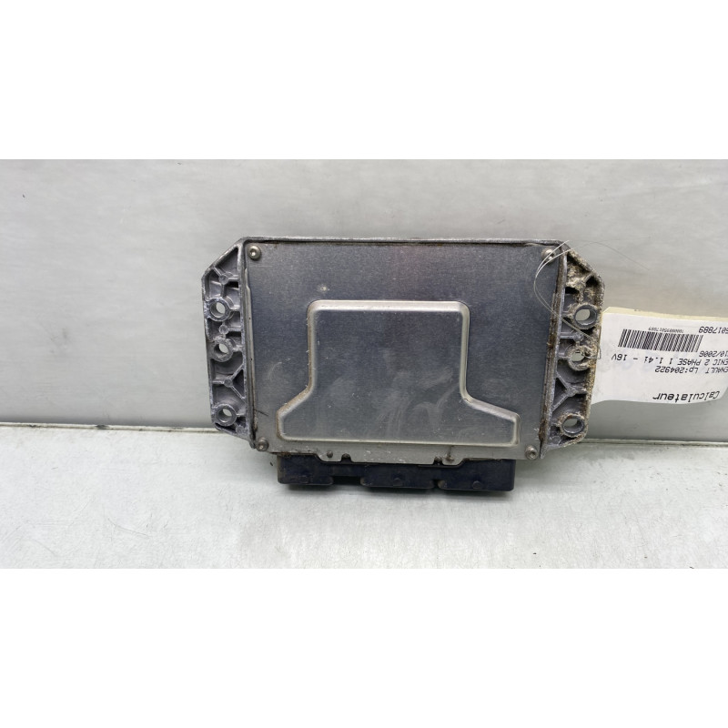 Calculateur moteur RENAULT SCENIC 2 Photo n°4