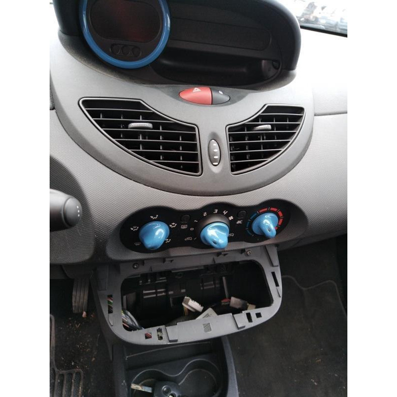 Attache ceinture arriere droit RENAULT TWINGO 2 Photo n°10