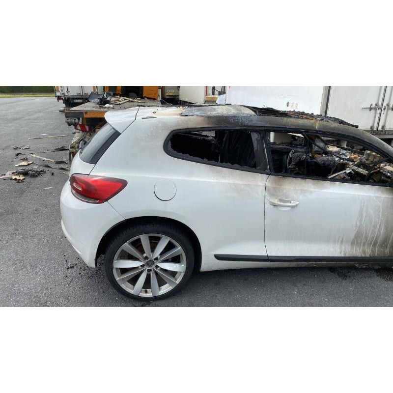 Verin de coffre VOLKSWAGEN SCIROCCO 3 Photo n°17