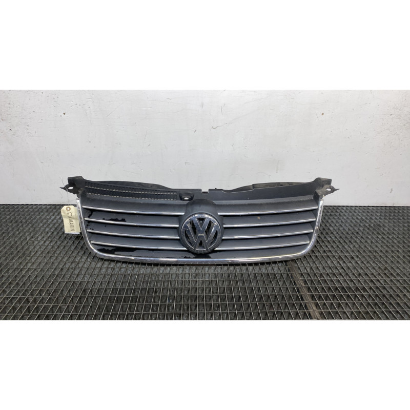 Calandre VOLKSWAGEN PASSAT 4 Photo n°1